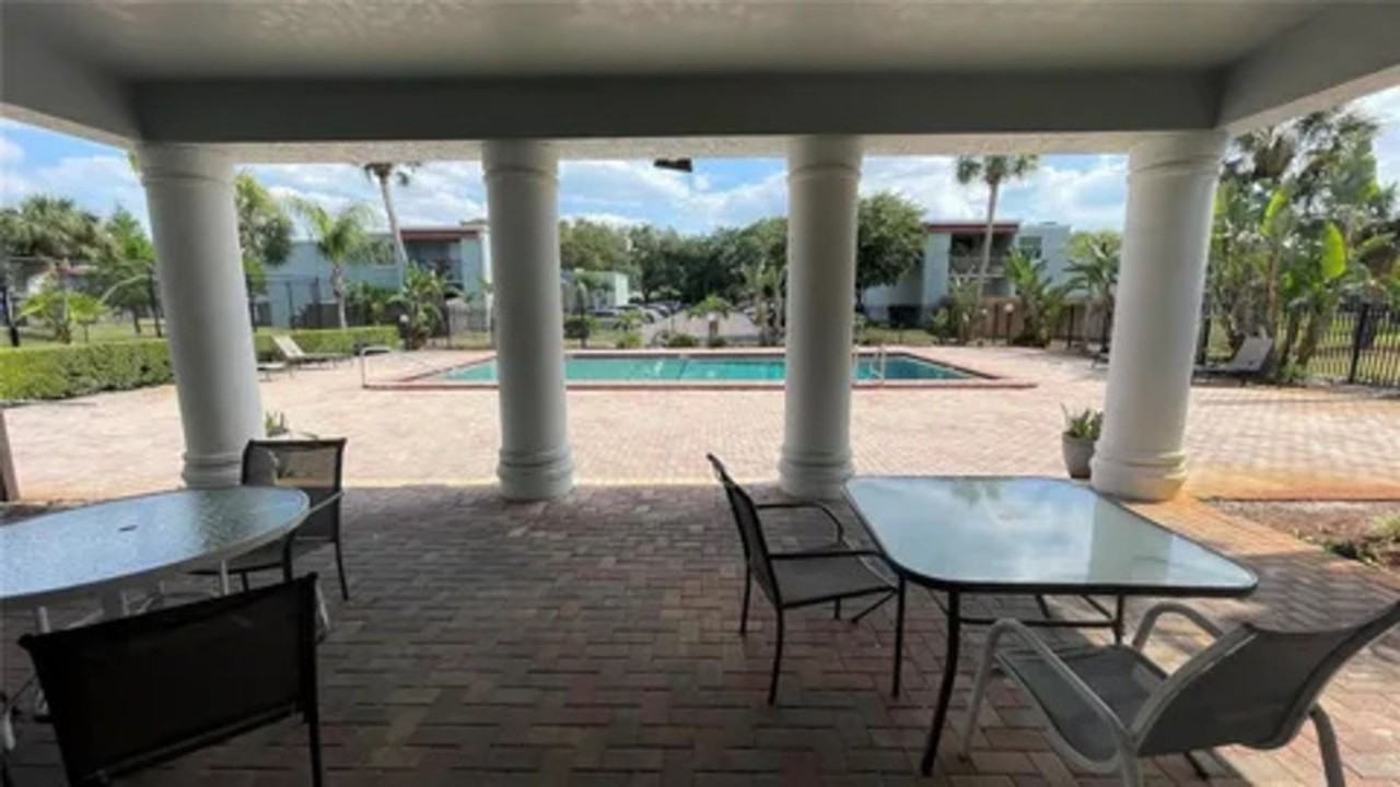 14417 Americana Cir - Photo 4 of 30