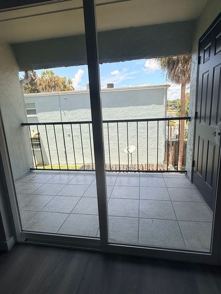 14417 Americana Cir - Photo 6 of 30
