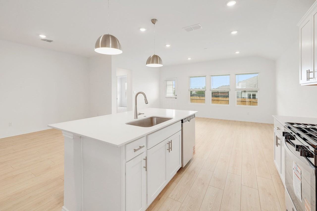 358 San Juan Trl - Photo 4 of 22
