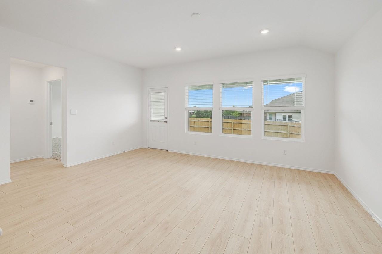 358 San Juan Trl - Photo 5 of 22