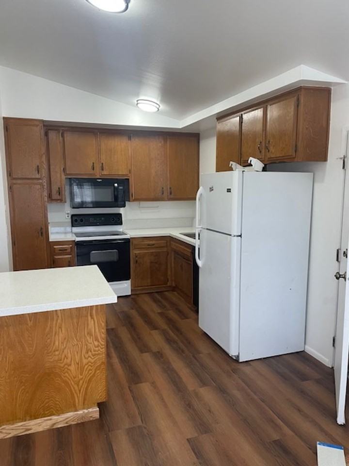 1545 Descanso St - Photo 6 of 14