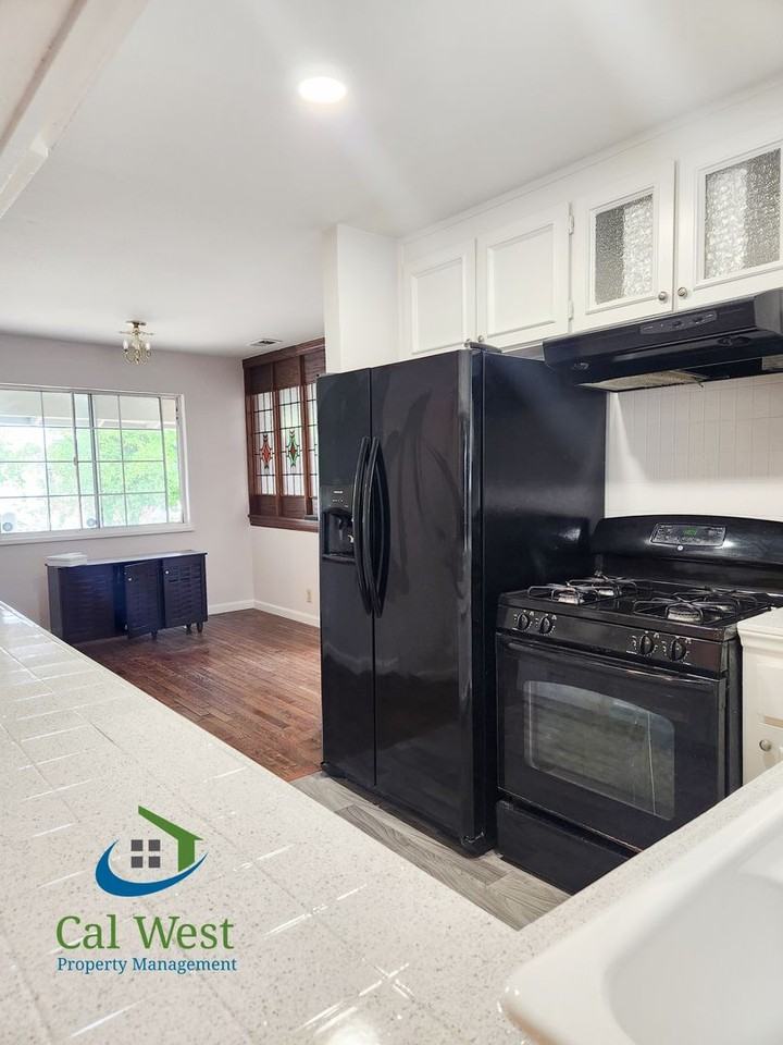 720 River Falls Dr - Photo 4 of 13