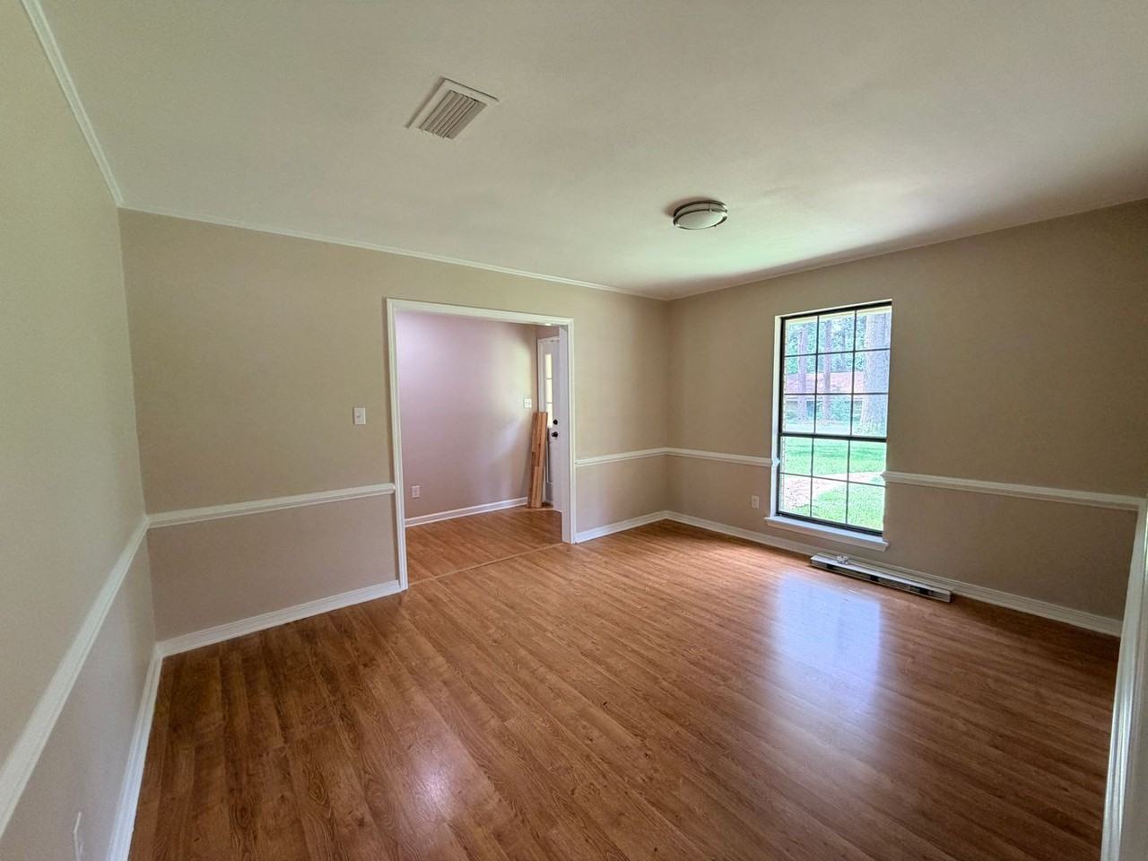 5047 Town North Dr - Photo 6 of 32