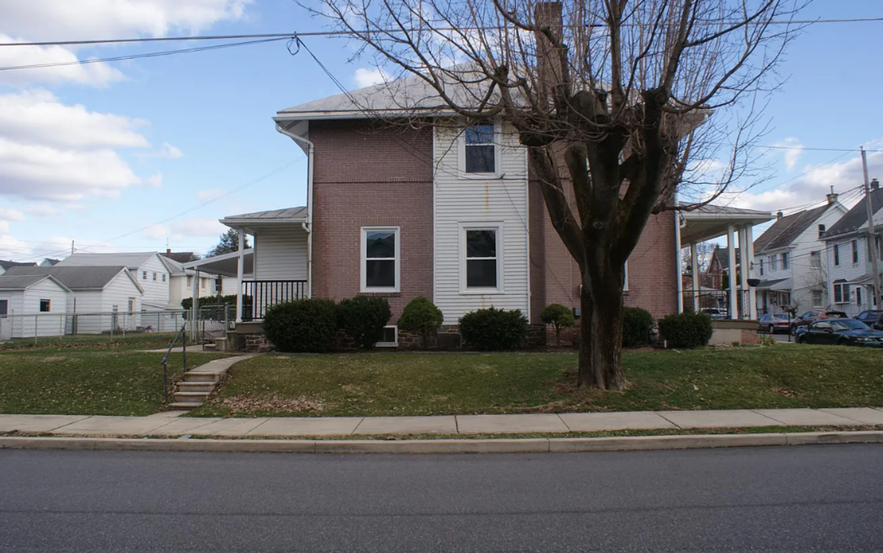 130 N Walnut St - Photo 3 of 18