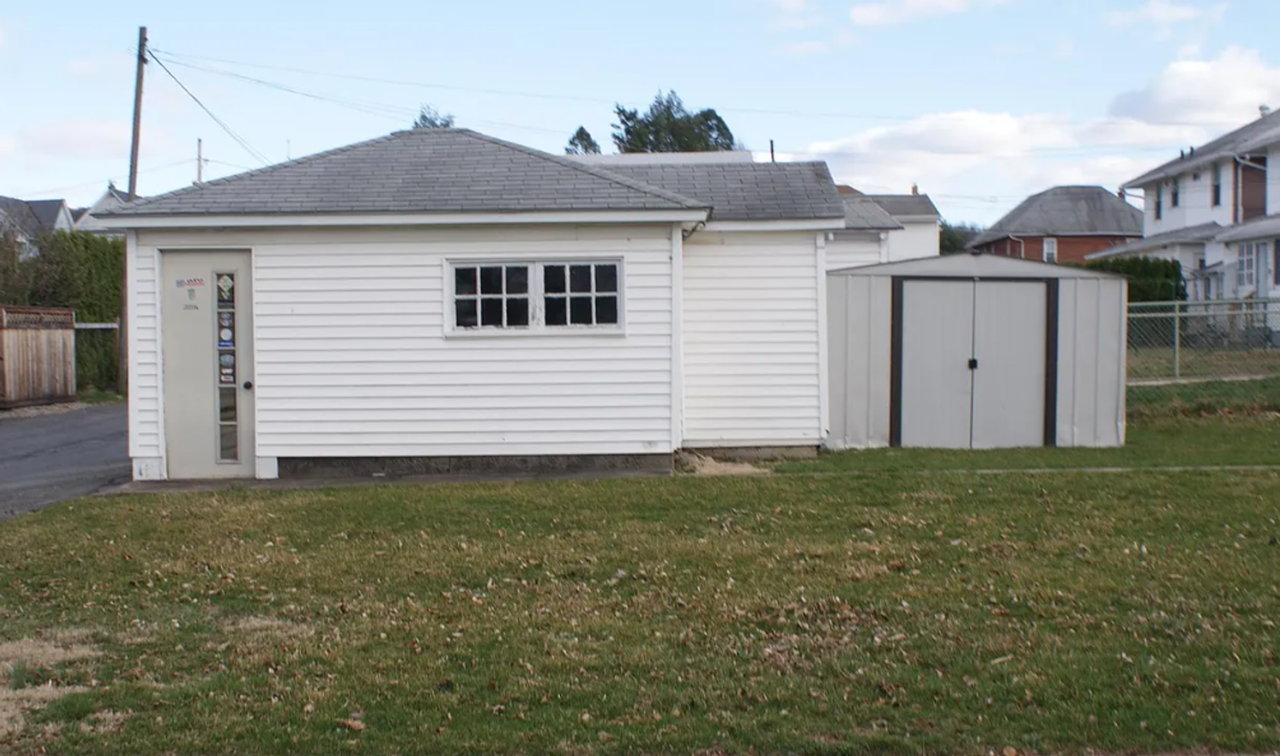130 N Walnut St - Photo 4 of 18