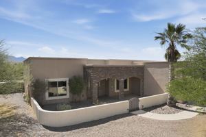 featured image of 4212 S Hackberry Dr