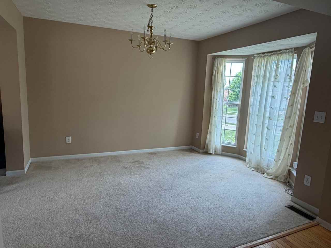 174 Farmridge Rd - Photo 2 of 25