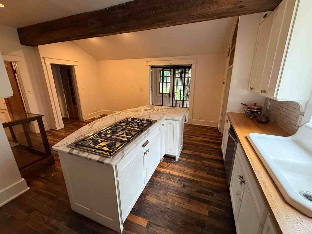 1414 S Carson Ave - Photo 7 of 17