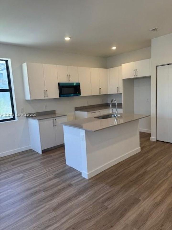 48 48 NW 10th Terrace 48 D - Photo 4 of 14