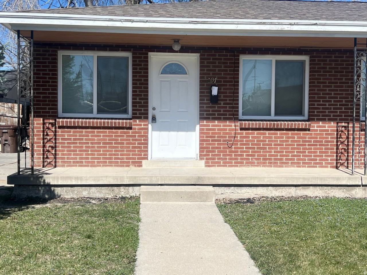 291 E Welby Ave - Photo 2 of 18