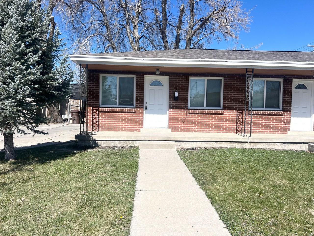 291 E Welby Ave - Photo 3 of 18