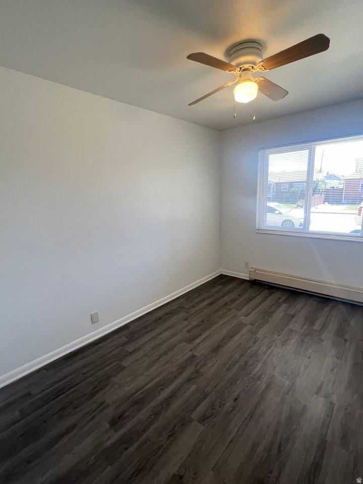 291 E Welby Ave - Photo 4 of 18