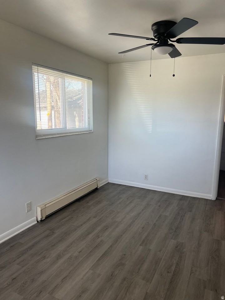 291 E Welby Ave - Photo 5 of 18