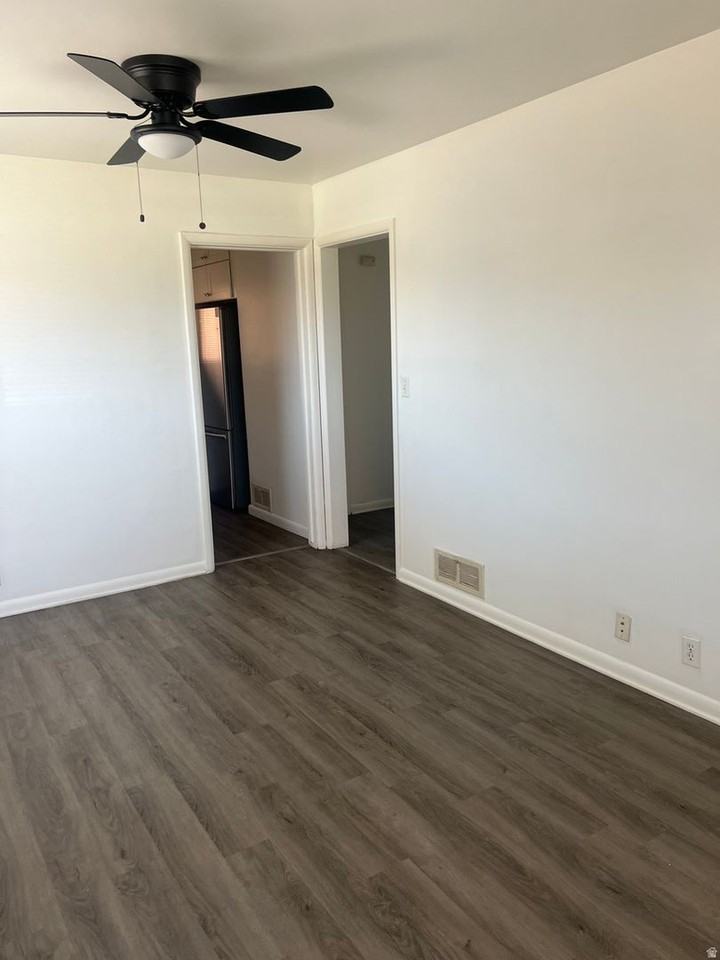 291 E Welby Ave - Photo 6 of 18