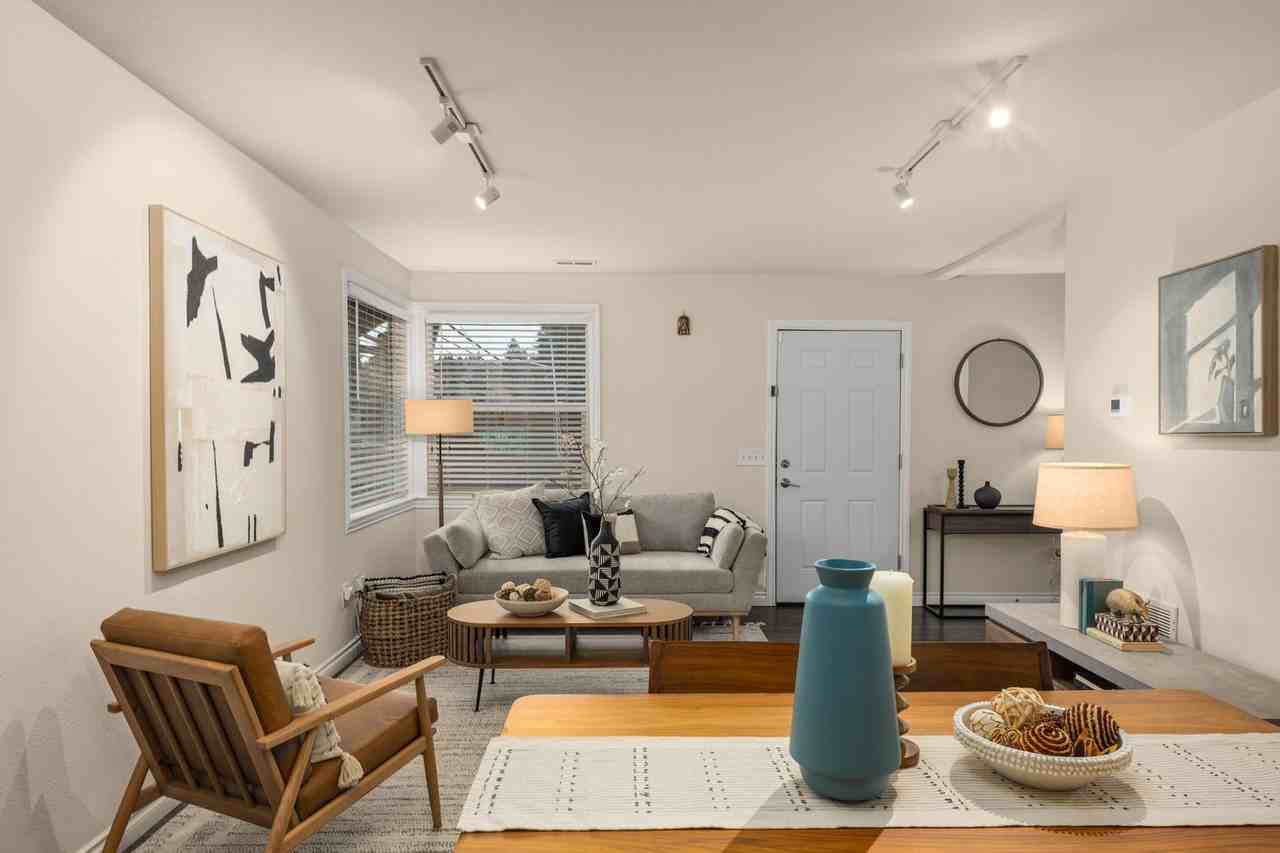 9728 23rd Ave Ne - Photo 5 of 30