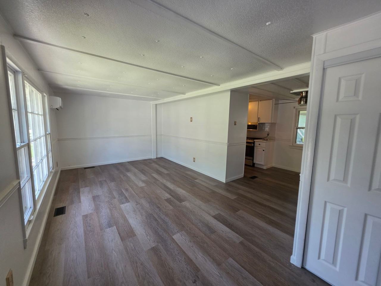 470 Washington St - Photo 3 of 21