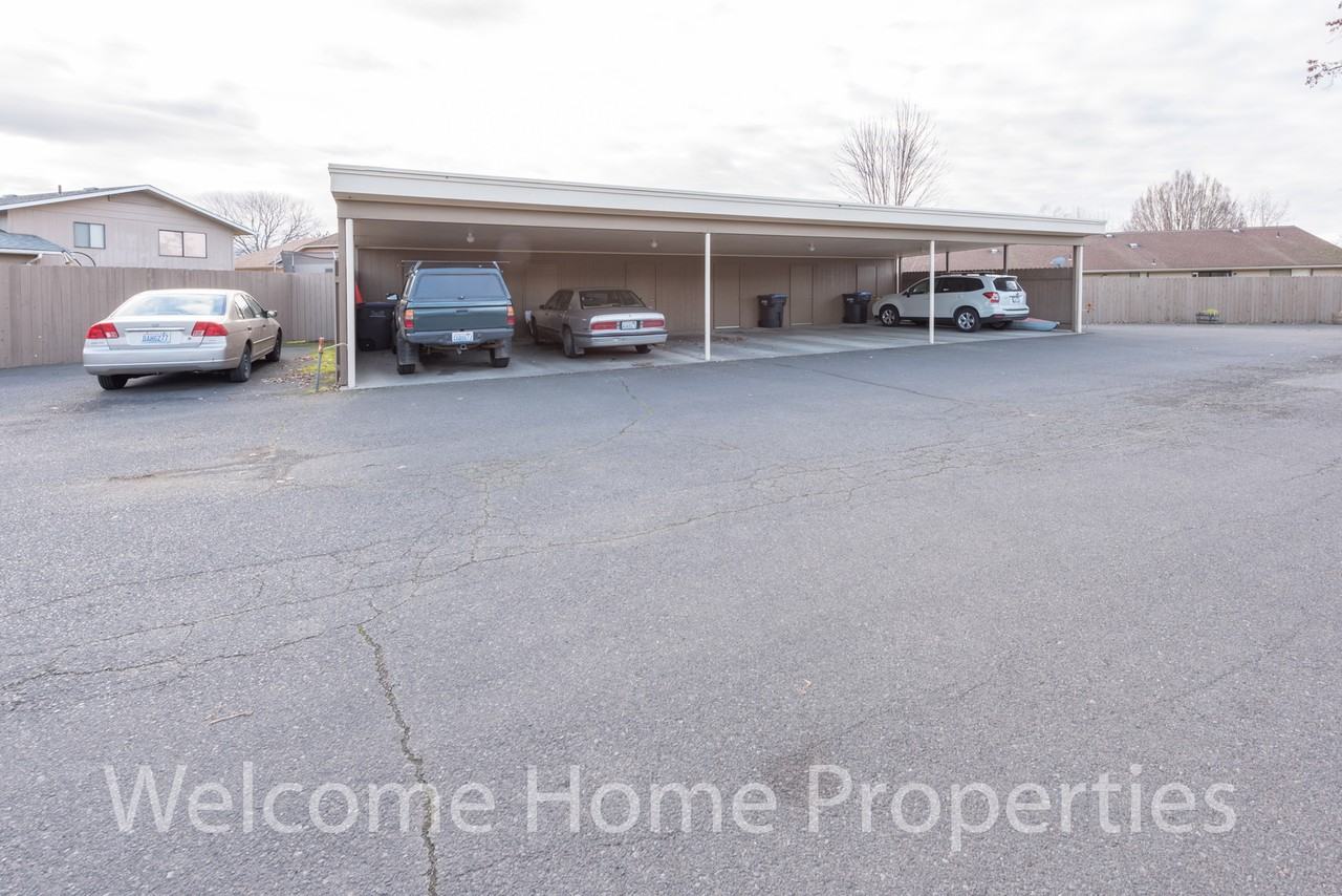 1937 Plaza Way - Photo 6 of 21