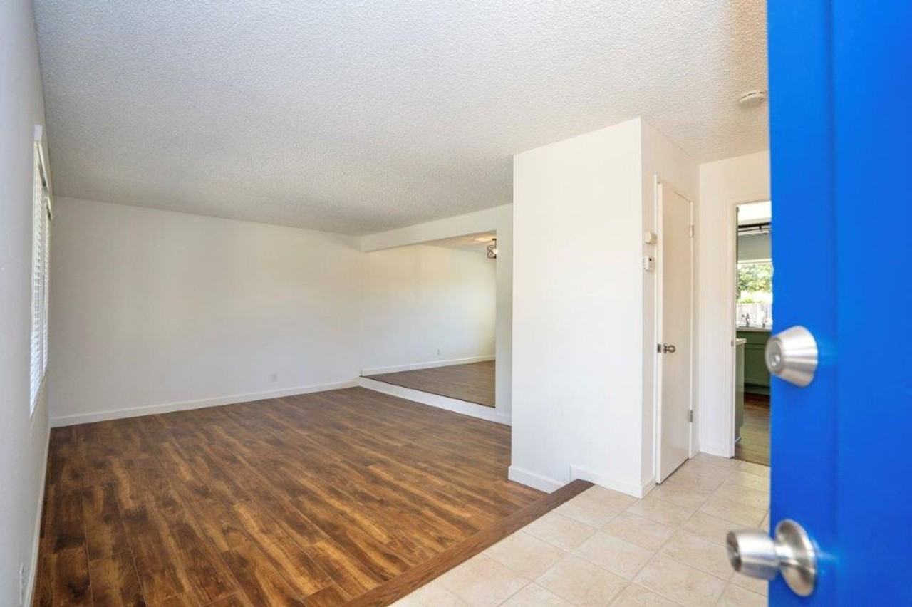 1512 Mosswood Dr - Photo 3 of 28