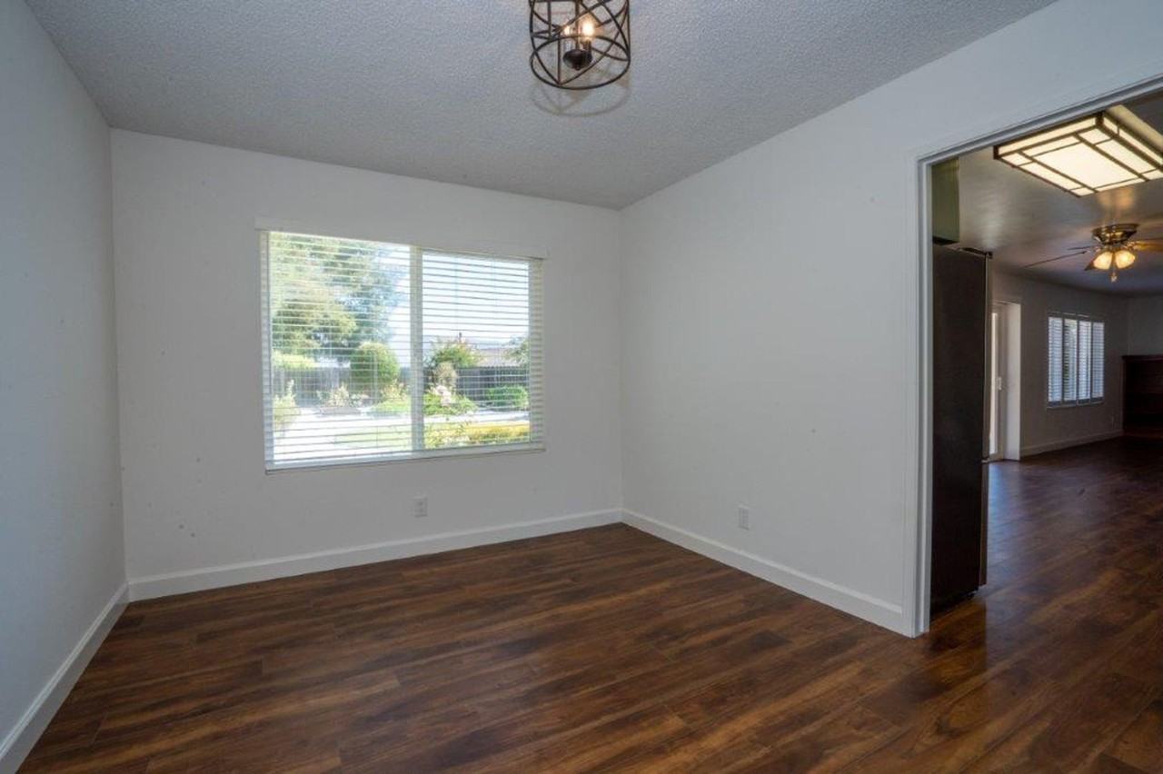 1512 Mosswood Dr - Photo 4 of 28