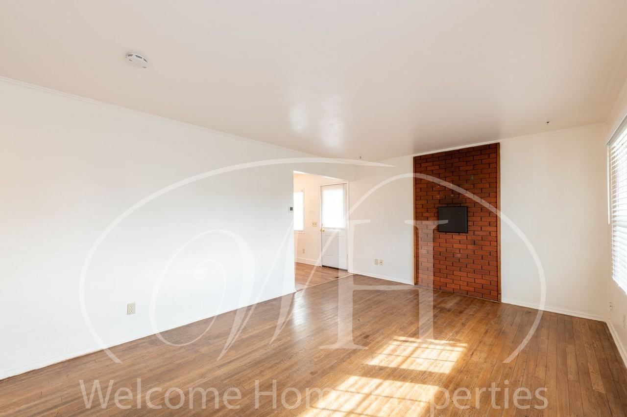 1432 Bonsella St - Photo 7 of 27