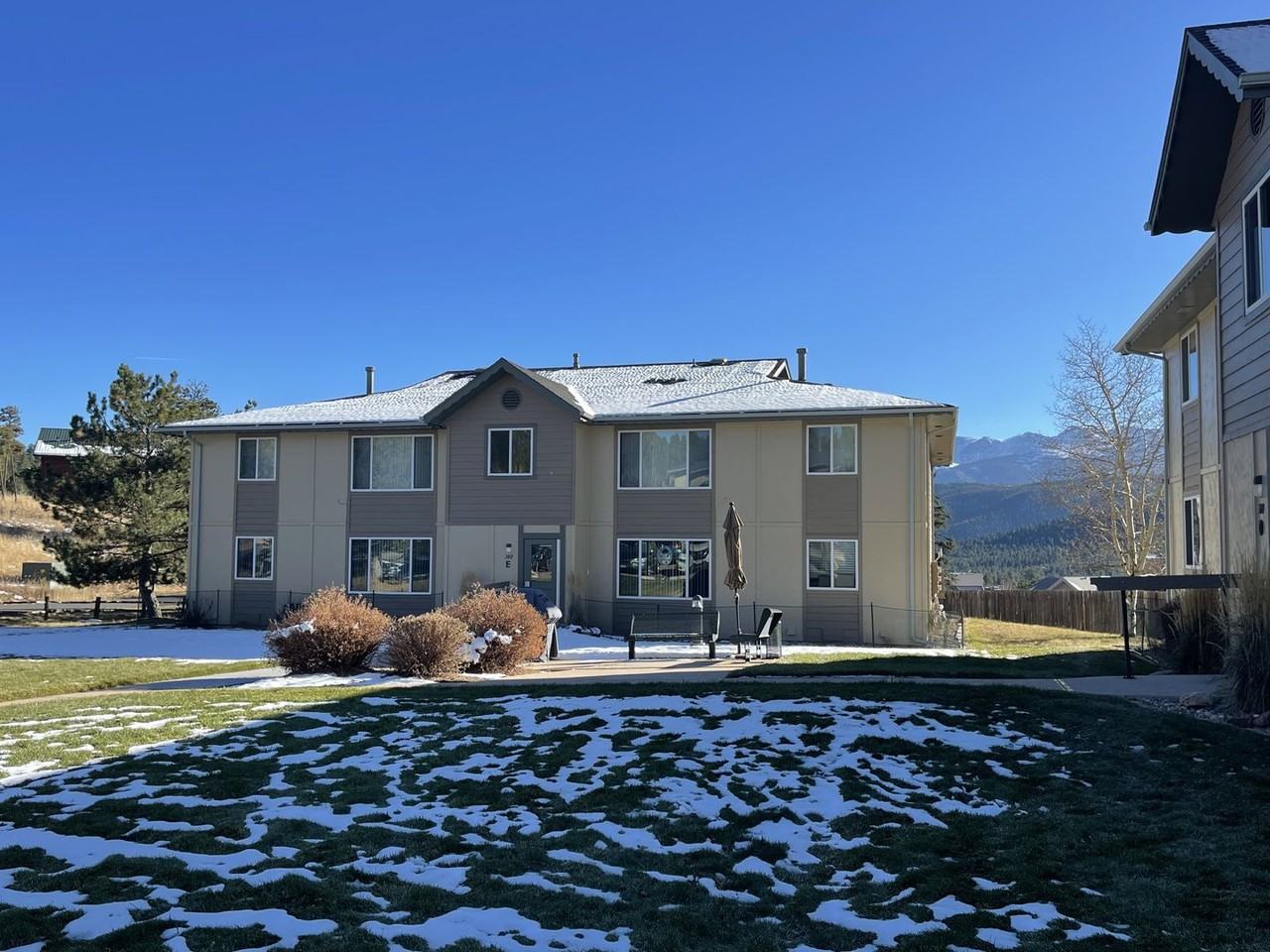 380 Paradise Cir #E7 - Photo 2 of 23