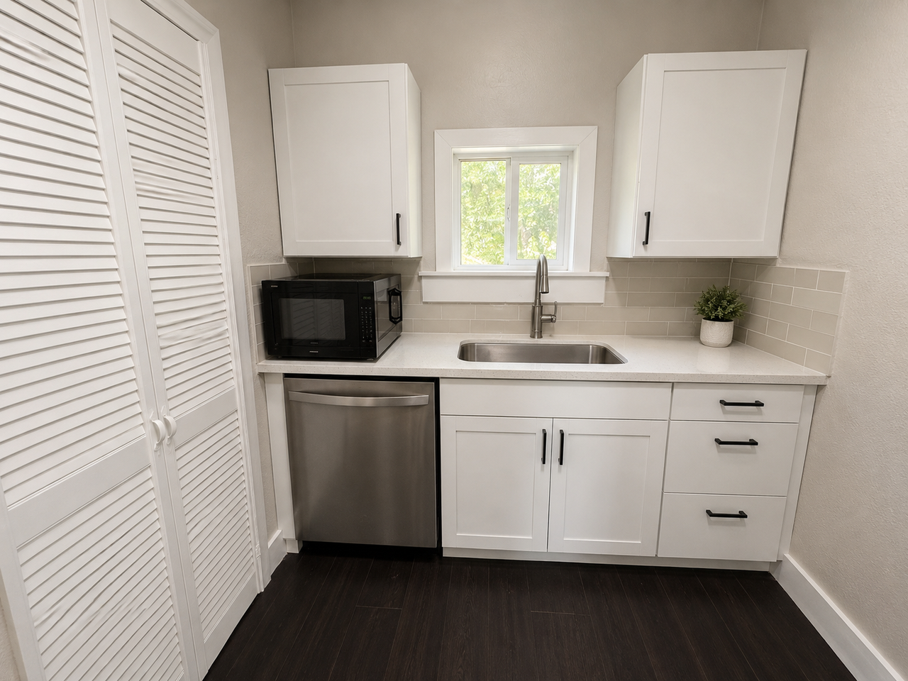 1023 Delmas St - Photo 4 of 8
