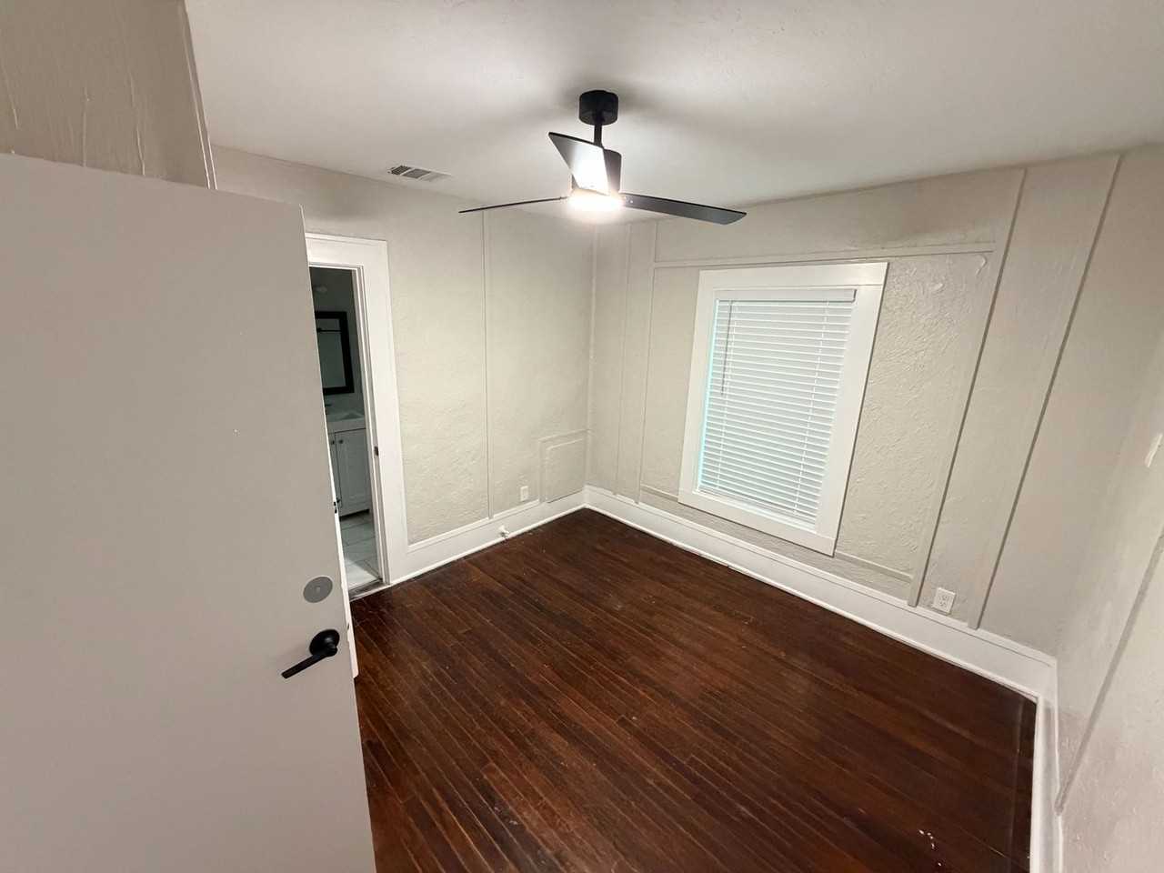 1023 Delmas St - Photo 6 of 8