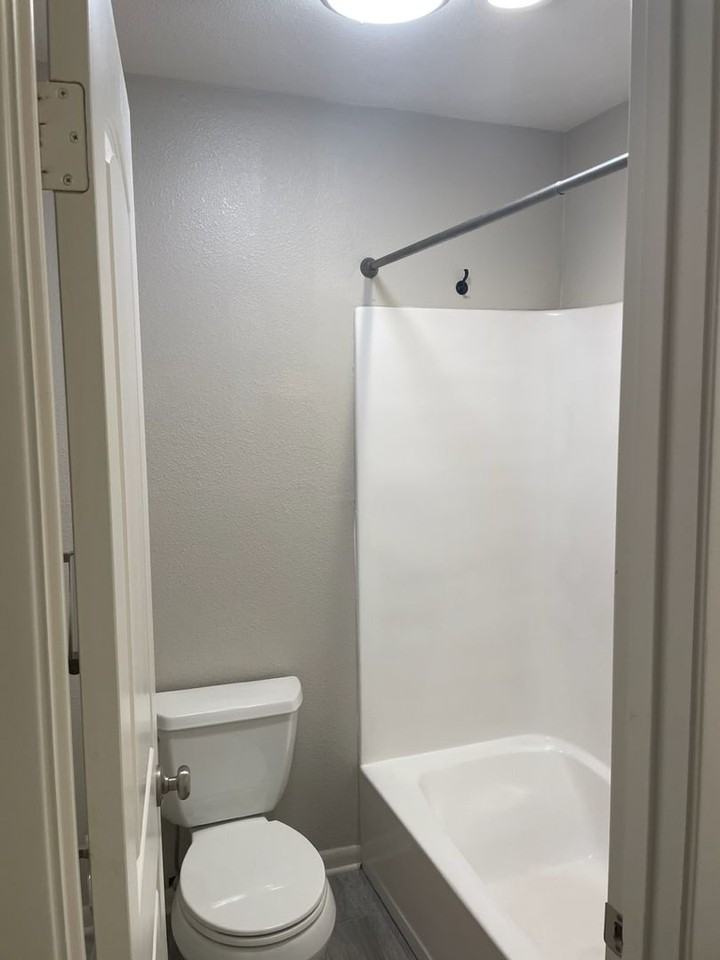 817 Spring Creek Dr - Photo 5 of 23