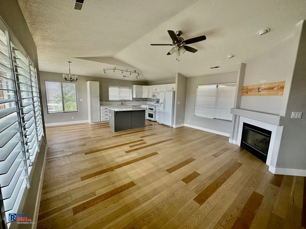2354 S Hampton Rd - Photo 6 of 28