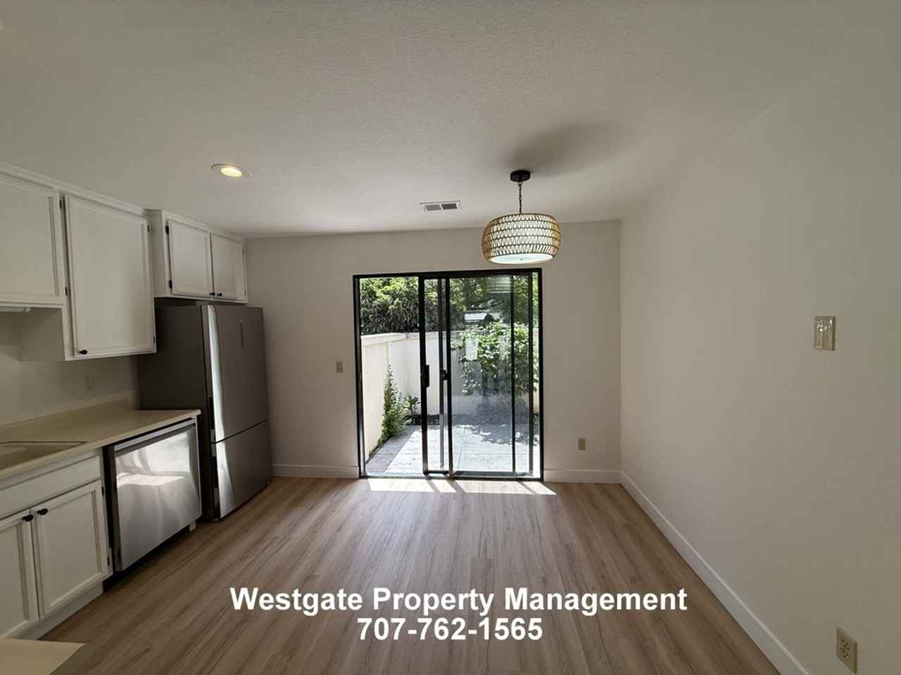 240 Park Place Dr - Photo 3 of 12