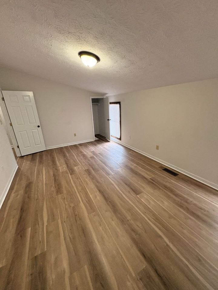 1775 S Milledge Ave #15 - Photo 4 of 15