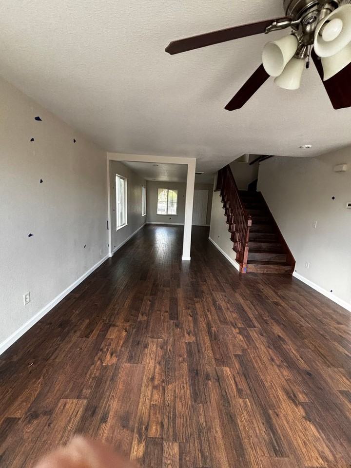 866 Papaya St - Photo 3 of 20