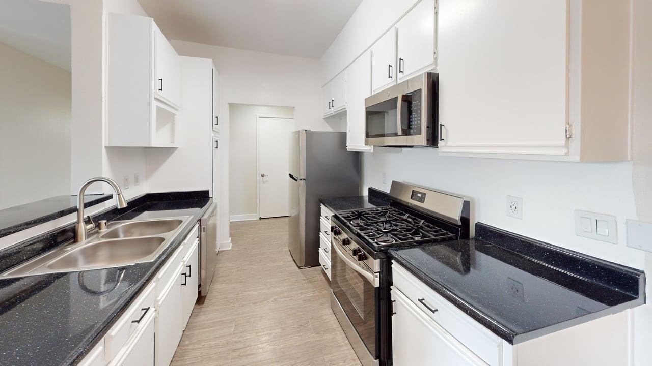 Citronia Luxe Towers Apartments - Photo 4 of 23