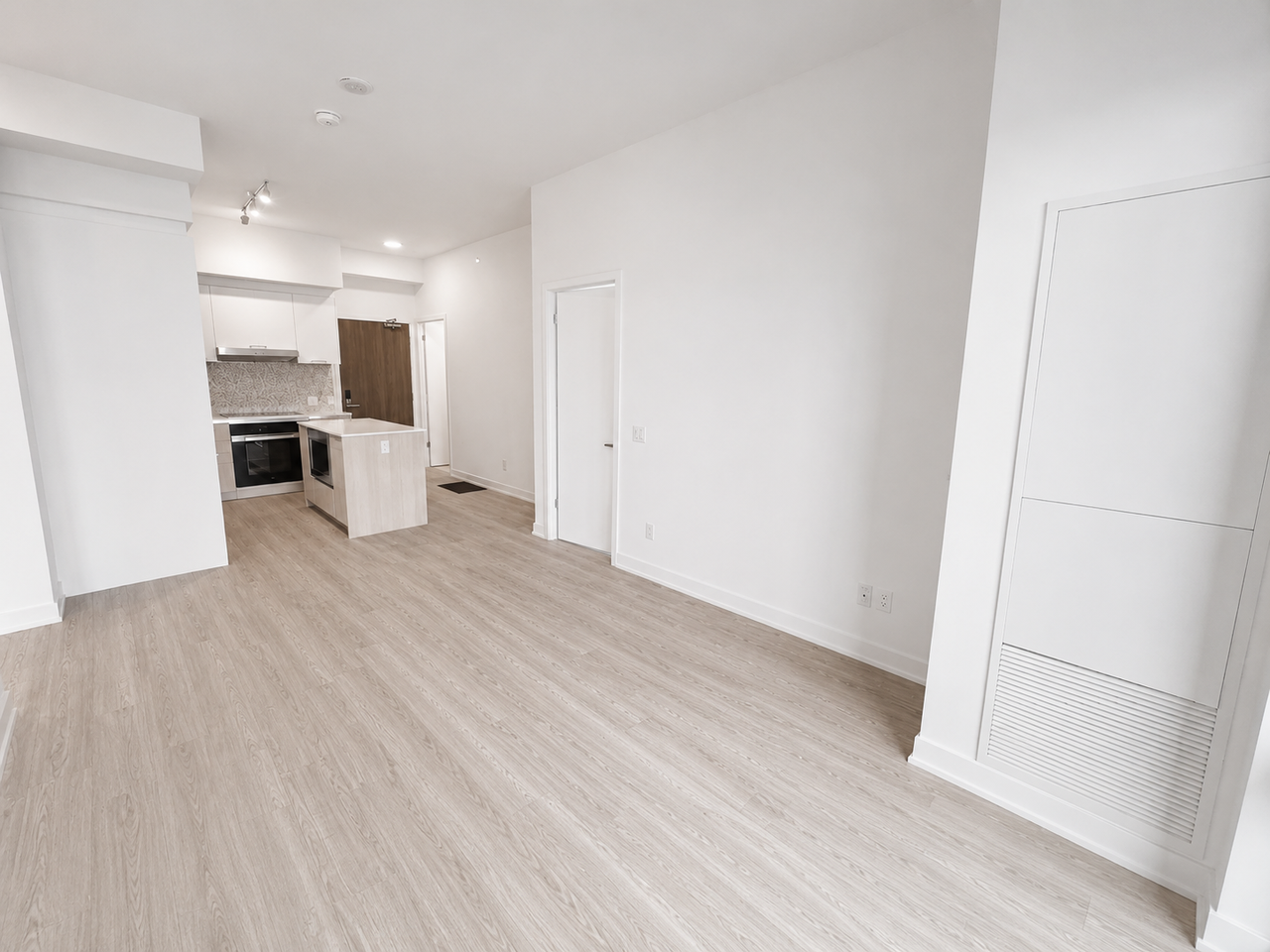 8188 Yonge Street #531 - Photo 7 of 13