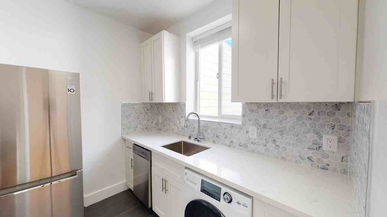2844 Lyon Street - Photo 3 of 14
