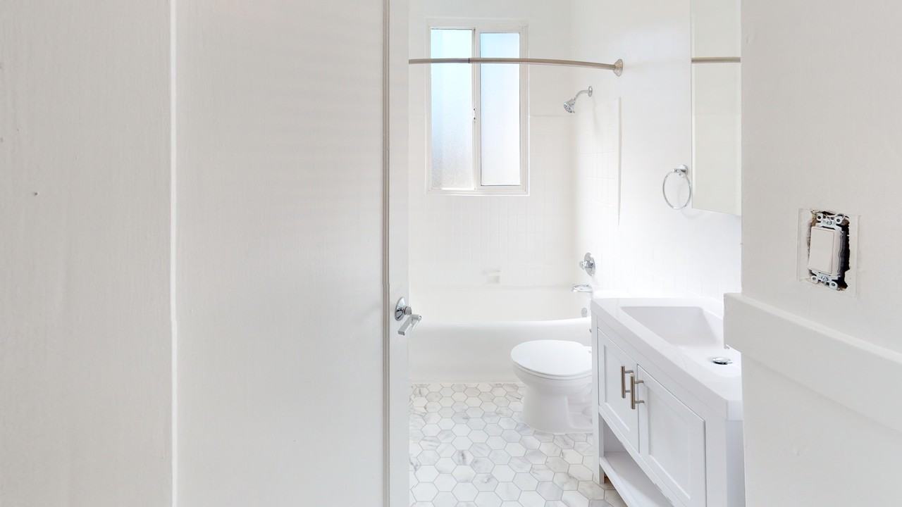 2844 Lyon Street - Photo 5 of 14