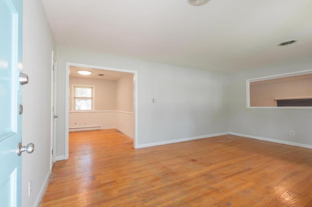 2900 Clintwood Rd - Photo 6 of 31