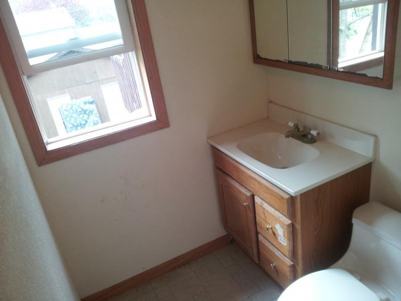 1723 1/2 Hughitt Ave - Photo 2 of 10