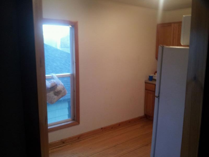 1723 1/2 Hughitt Ave - Photo 4 of 10