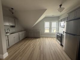 featured image of 467 Middle St
