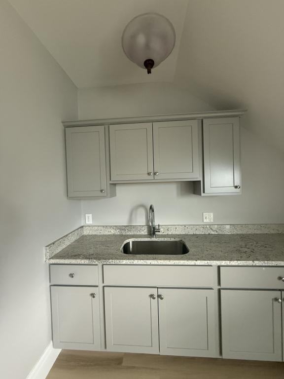 467 Middle St - Photo 3 of 13
