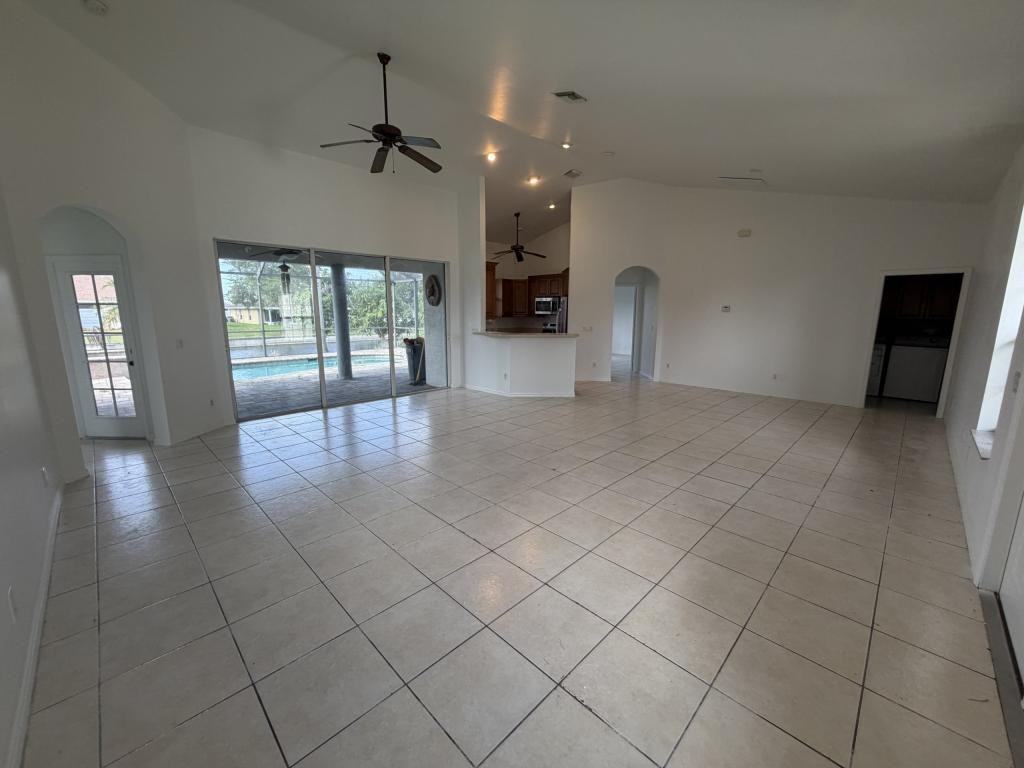 1400 Sw 31st Ter - Photo 2 of 9