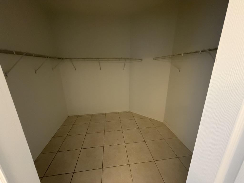 1400 Sw 31st Ter - Photo 7 of 9