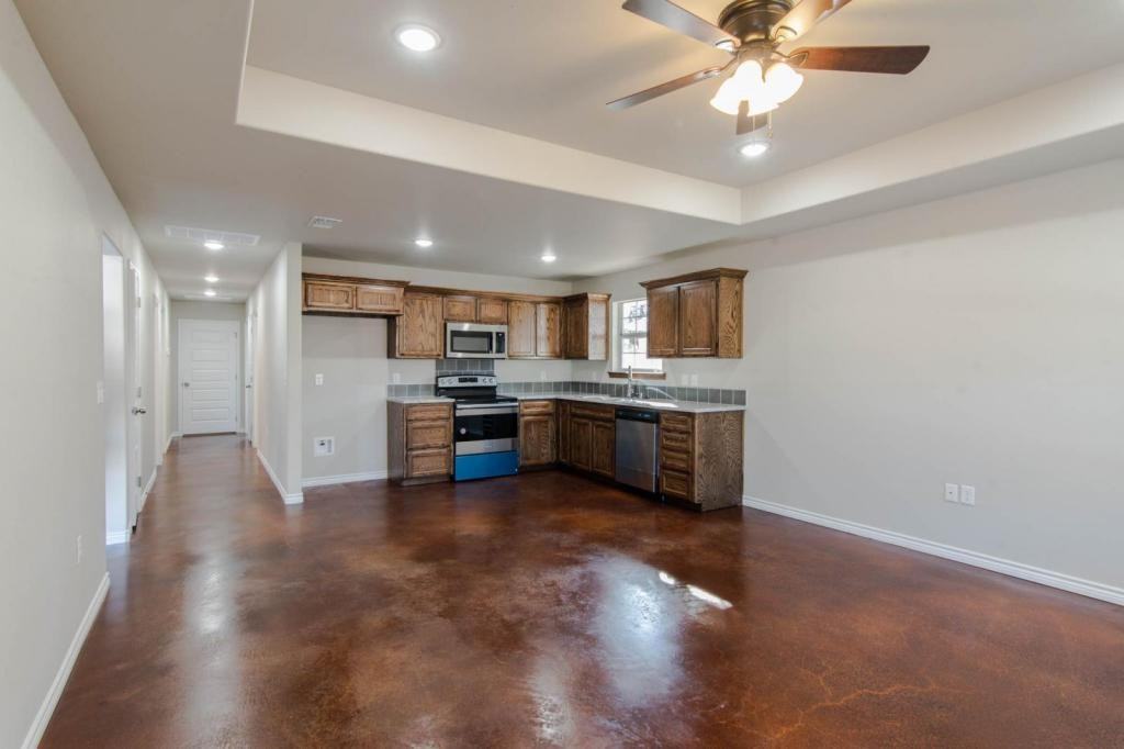 808 E 12th St - Photo 2 of 12