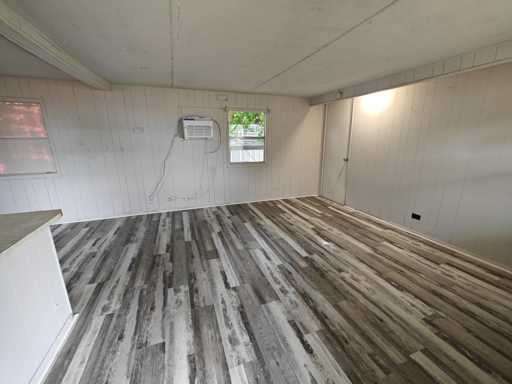 411 E Locust St - Photo 2 of 7