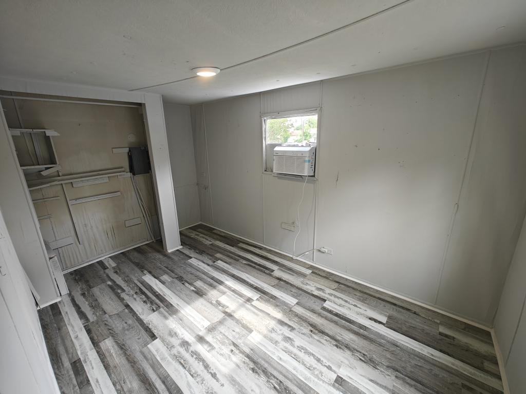 411 E Locust St - Photo 3 of 7