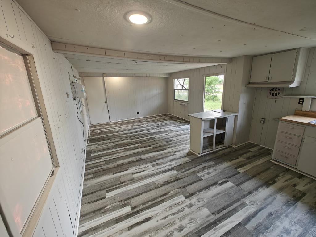 411 E Locust St - Photo 5 of 7