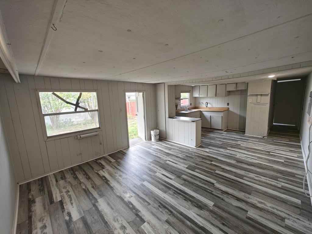 411 E Locust St - Photo 6 of 7
