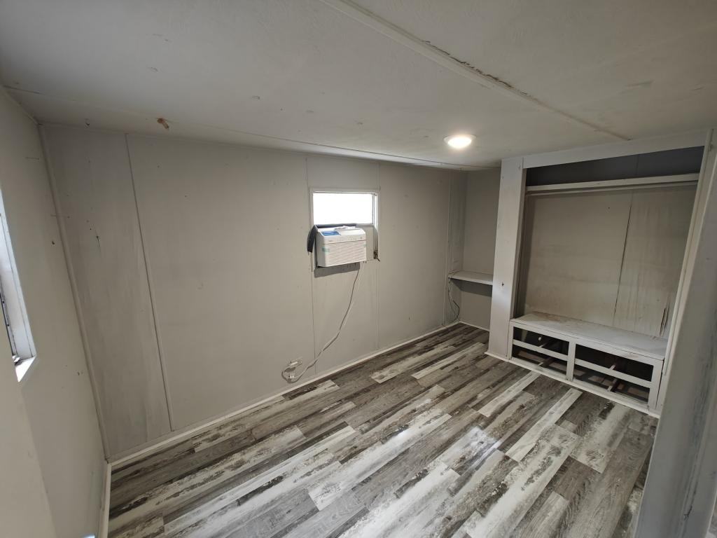 411 E Locust St - Photo 7 of 7