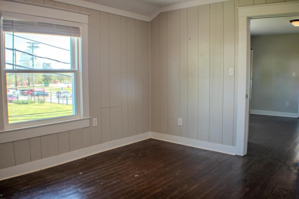 304 W Colville St - Photo 7 of 10